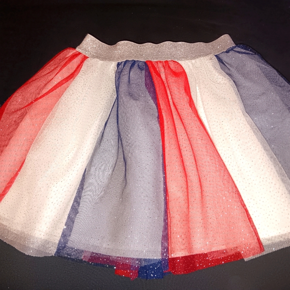 Girls size small 6/6x, Cat and Jack  frilly skirt